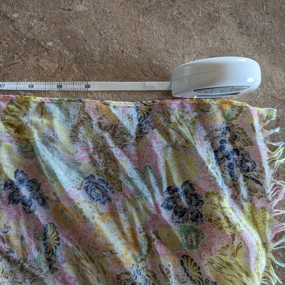🌻2 for $20 | Lightweight Summer Scarf with Fringe - Picture 7 of 8